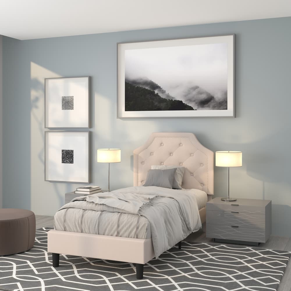 Arched Tufted Upholstered Platform Bed