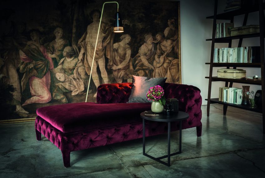 Luxury Windsor Chaise Longue – Elegant Velvet Seating for Dubai Homes