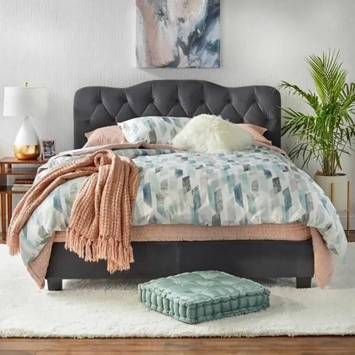 Zavior Tessa Tufted Upholstered Bed