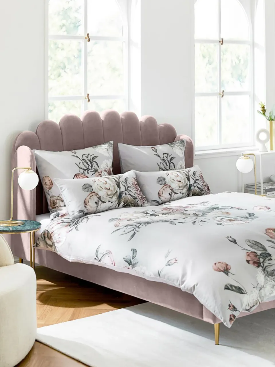 Luna Curve Bed - product image 3